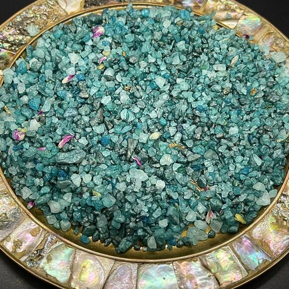 Hotel Nevermore Sizzling Room Salt Crystal Potpourri: Poolside Summer Florals - Picture 10 of 11